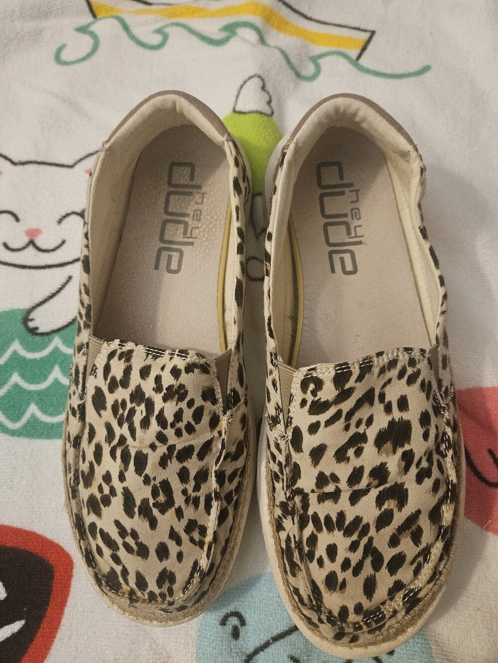 Womens Size 8 hey dudes. Leopard Print Slip-On Shoes - Beige - Picture 5 of 5